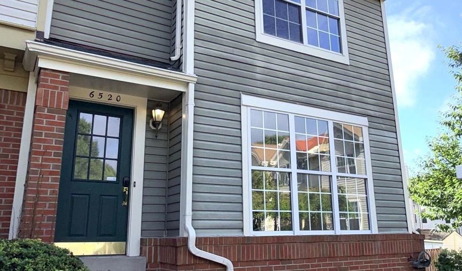 6520 MEDINAH Ln, Alexandria, VA 22312 - 2 Beds, 4 Bath