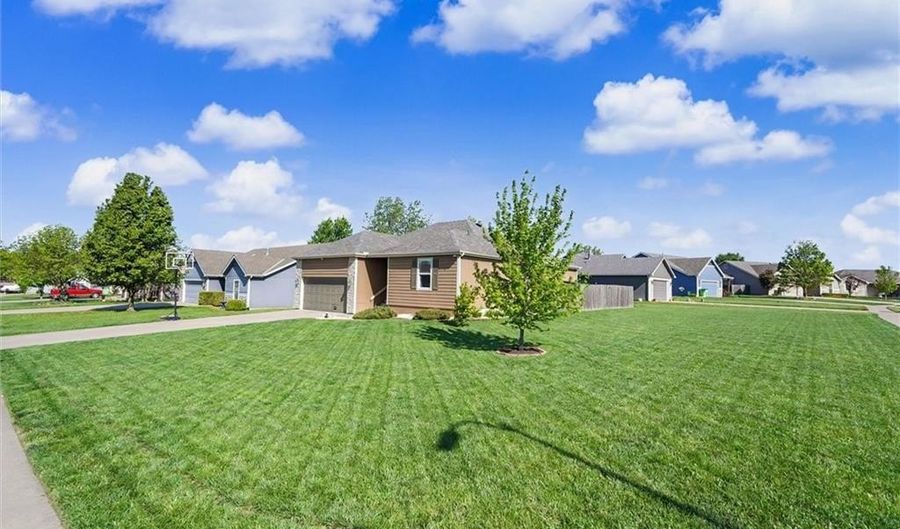 1000 Kathys Ct, Baldwin City, KS 66006 - 3 Beds, 2 Bath