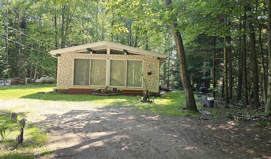 4740 Wildwood Rd, Alger, MI 48610 - 2 Beds, 1 Bath
