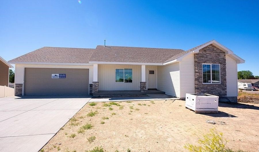 326 Lakeview Blvd, American Falls, ID 83211 - 4 Beds, 3 Bath