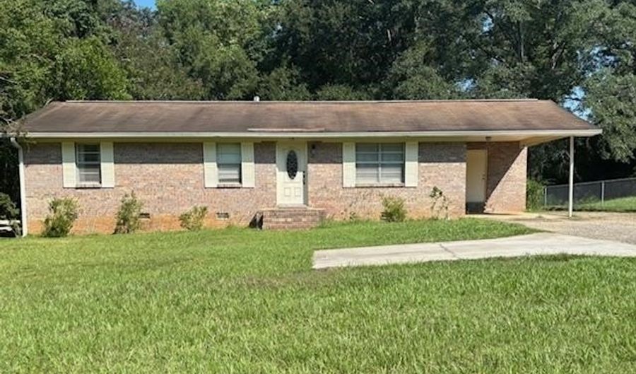 718 S Three Notch St, Andalusia, AL 36420 - 3 Beds, 2 Bath