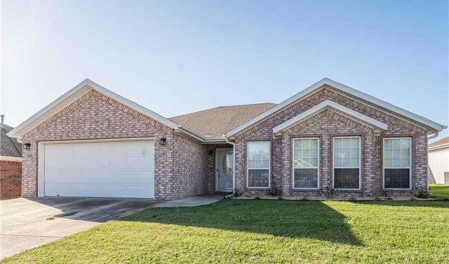 4005 Carriageway Ave, Bentonville, AR 72712 - 3 Beds, 2 Bath