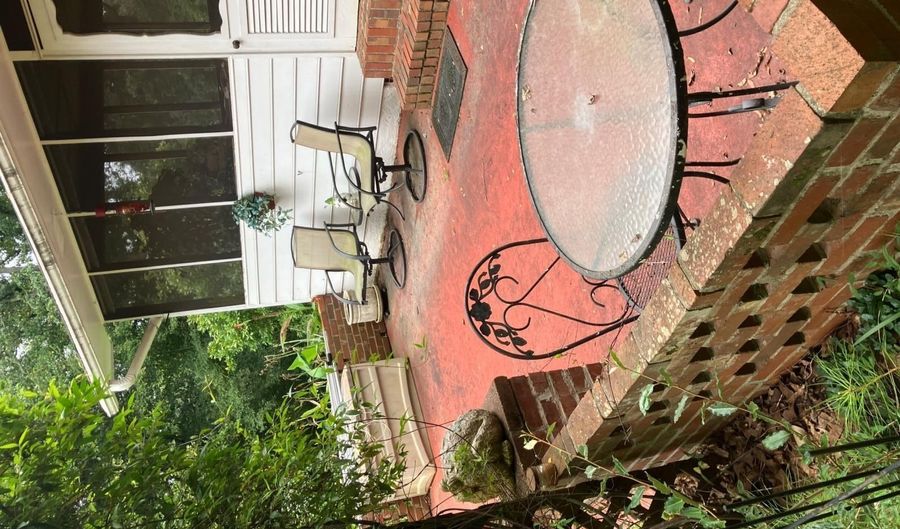 4980 Forest Ave NW, Acworth, GA 30101 - 3 Beds, 2 Bath