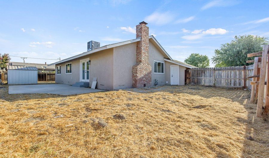 11312 Dan Dr, Armona, CA 93202 - 3 Beds, 2 Bath