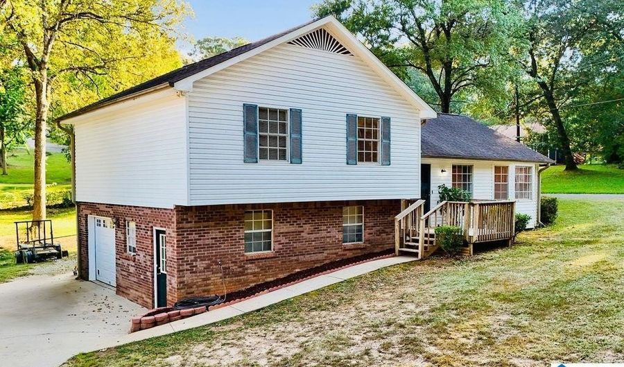 320 FRAN Dr, Alabaster, AL 35007 - 3 Beds, 2 Bath