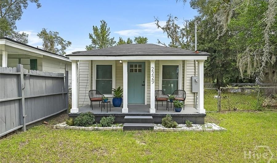 2229 E Gwinnett St, Savannah, GA 31404 - 2 Beds, 1 Bath