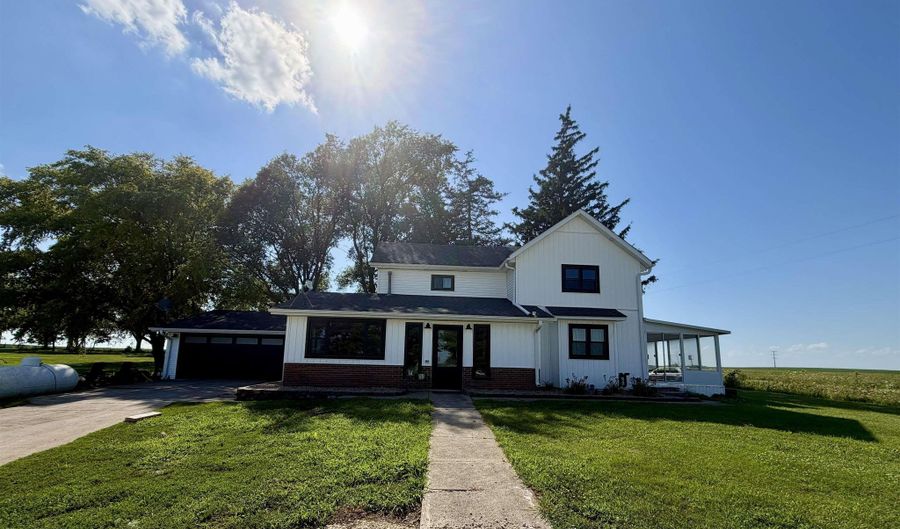13498 Westbrook St, Ackley, IA 50601 - 4 Beds, 3 Bath