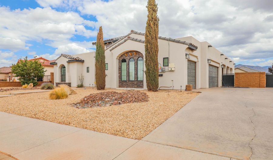 3436 Calle Verde Dr, Alamogordo, NM 88310 - 4 Beds, 2 Bath