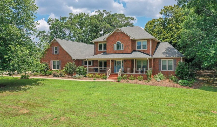 108 Rustic Ln, Anderson, SC 29621 - 4 Beds, 4 Bath