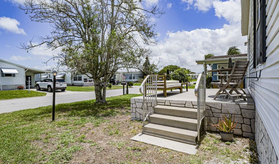 818 Thrush Cir, Barefoot Bay, FL 32976 - 3 Beds, 2 Bath