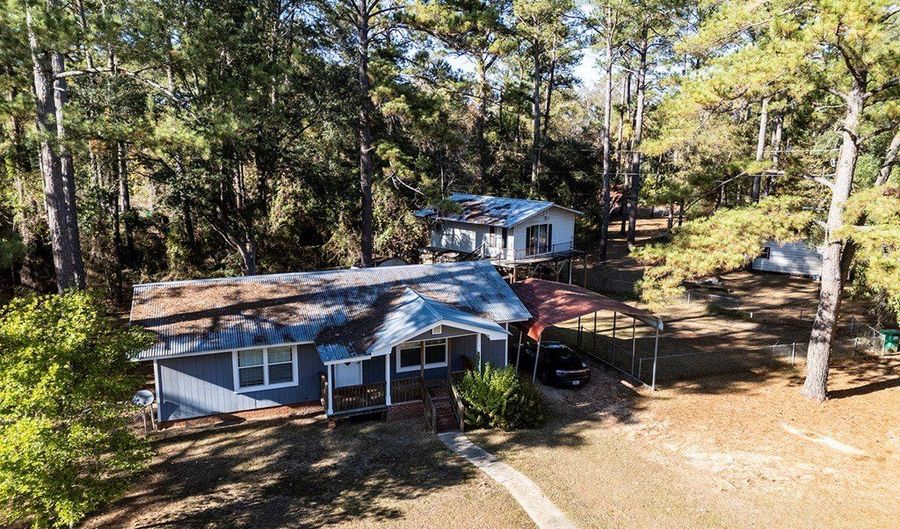 2430 BEACHVIEW Dr, Albany, GA 31705 - 3 Beds, 2 Bath