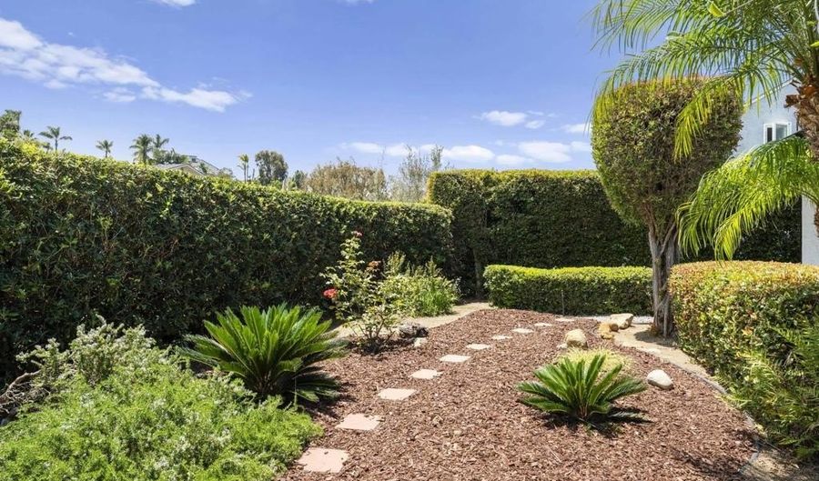 2550 Unicornio St, Carlsbad, CA 92009 - 3 Beds, 3 Bath