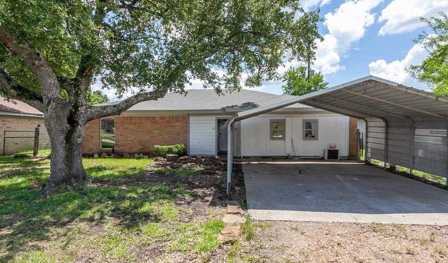 10 Parkland St, Bridge City, TX 77611 - 4 Beds, 2 Bath