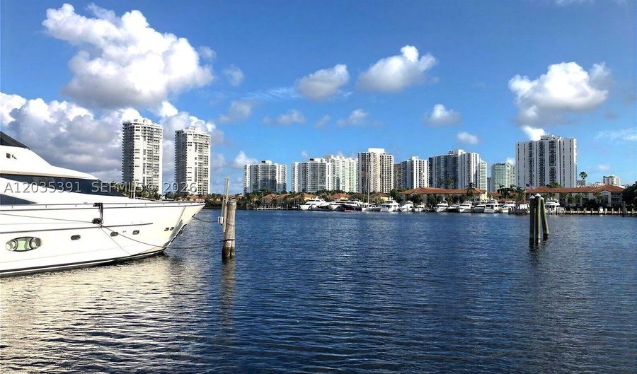 3610 Yacht Club Dr 312, Aventura, FL 33180 - 2 Beds, 2 Bath