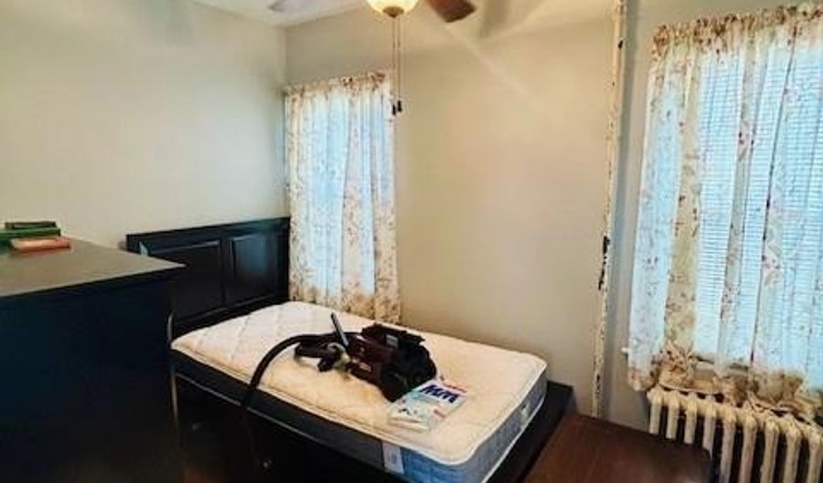 92 Halleck Ave, East Providence, RI 02915 - 3 Beds, 2 Bath
