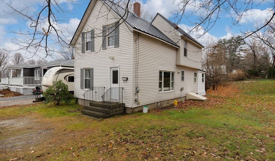 44 Mary Carroll St, Auburn, ME 04210 - 3 Beds, 2 Bath