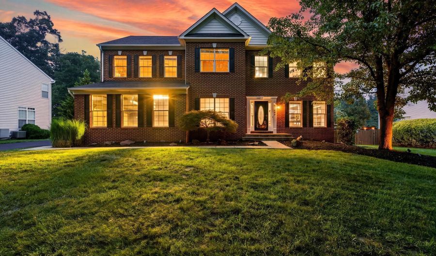 22082 WATER RUN Ct, Ashburn, VA 20148 - 4 Beds, 4 Bath