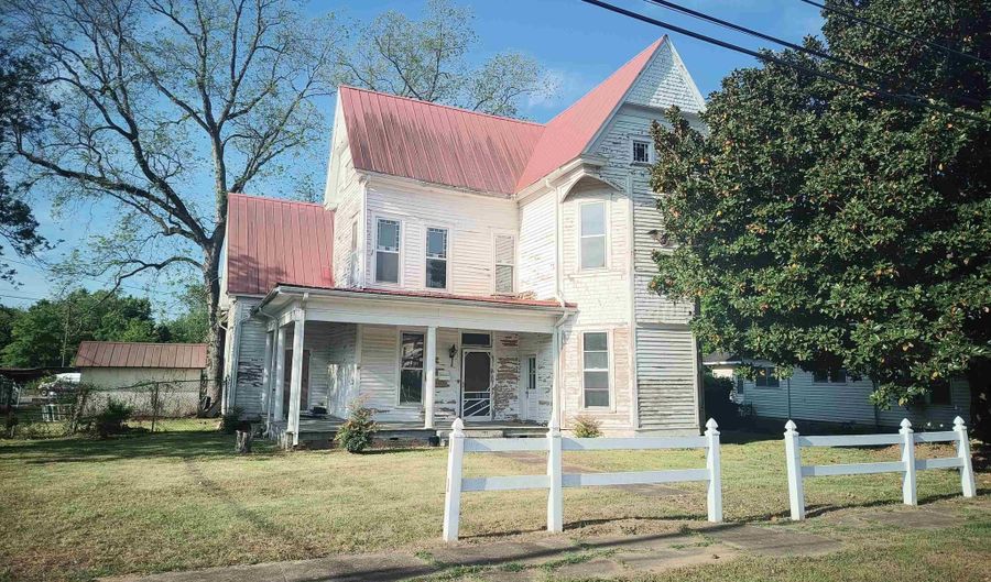 111 HUGHES Ave, Attalla, AL 35954 - 4 Beds, 3 Bath