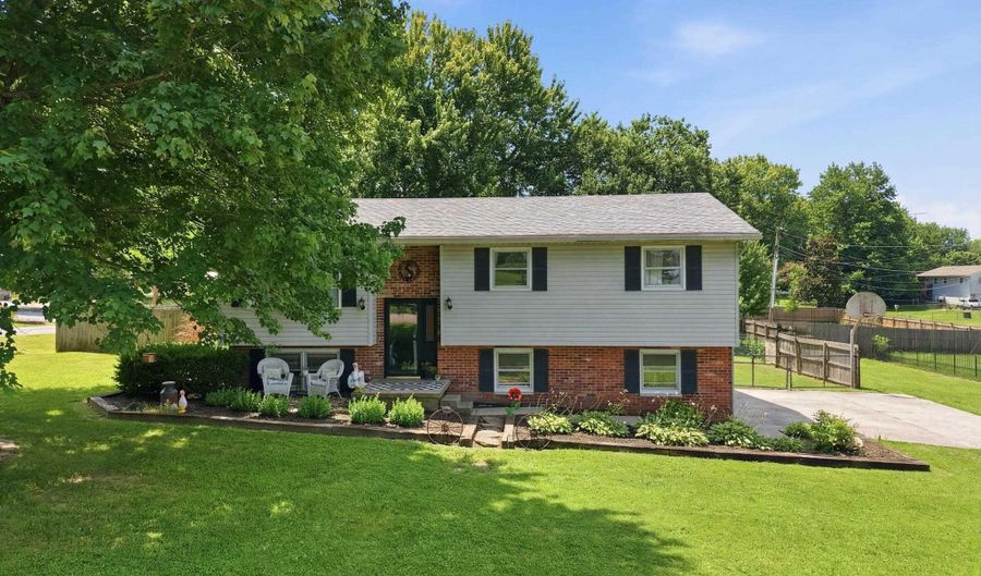 295 Bennett Rd, Bedford, IN 47421 - 3 Beds, 2 Bath