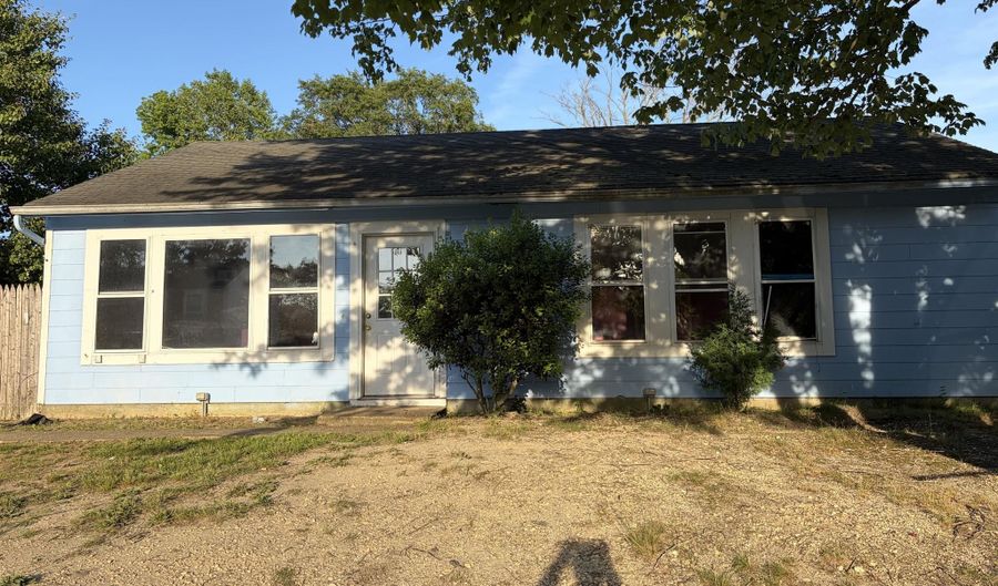 165 Village Dr, Barnegat, NJ 08005 - 3 Beds, 1 Bath