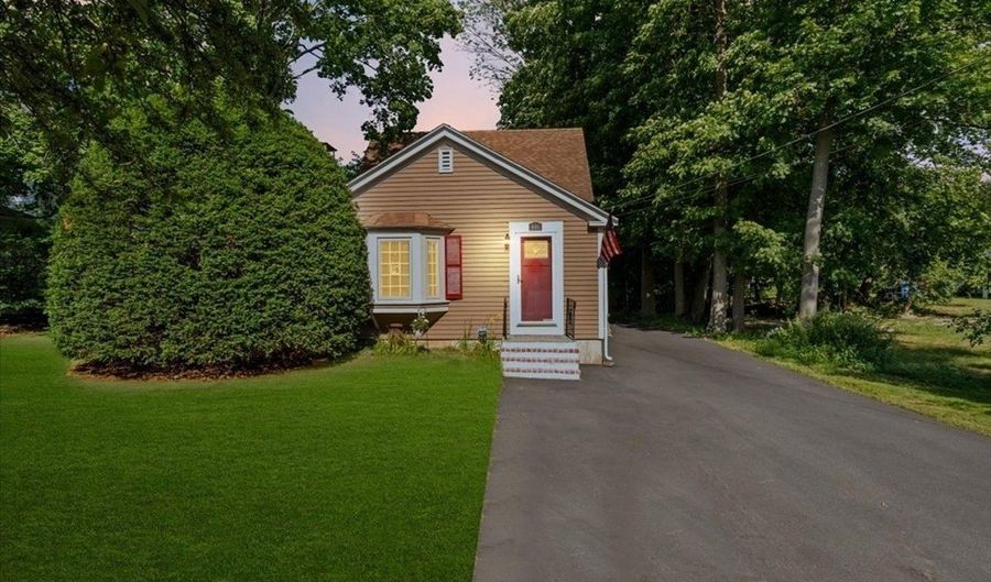 446 Plymouth St, Abington, MA 02351 - 3 Beds, 2 Bath