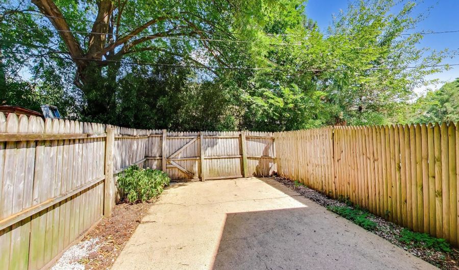 2905 16TH Rd S 2905B, Arlington, VA 22204 - 2 Beds, 1 Bath