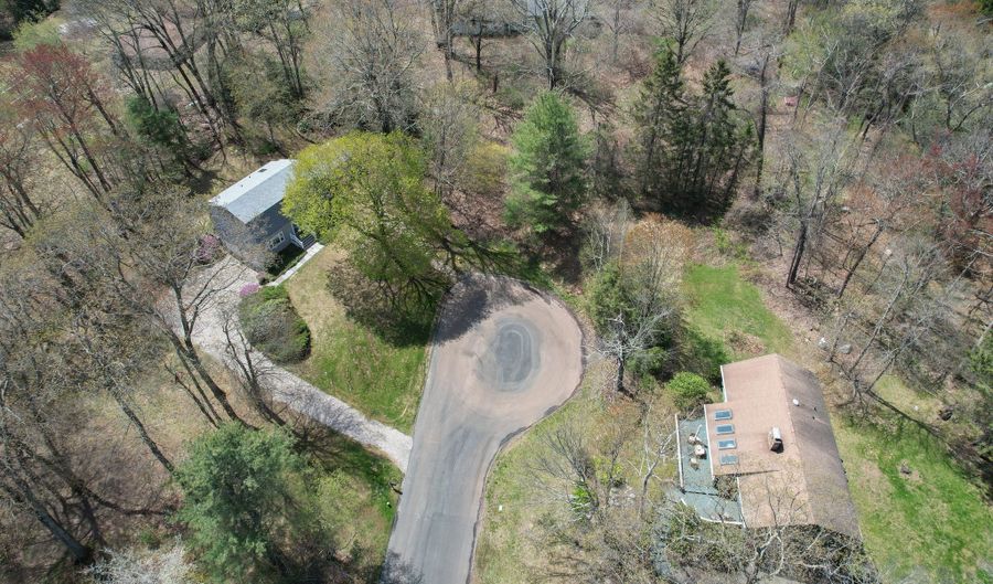 7 Partridge Ln, Burlington, CT 06013 - 4 Beds, 3 Bath