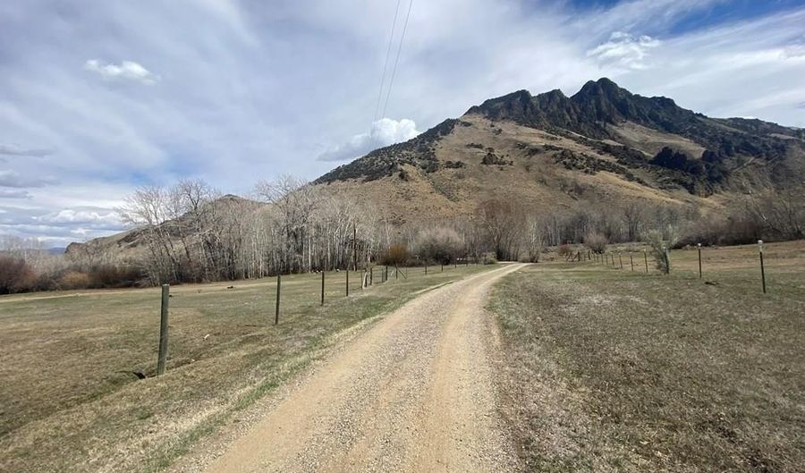 4585 Garden Creek Rd, Challis, ID 83226 - 3 Beds, 2 Bath