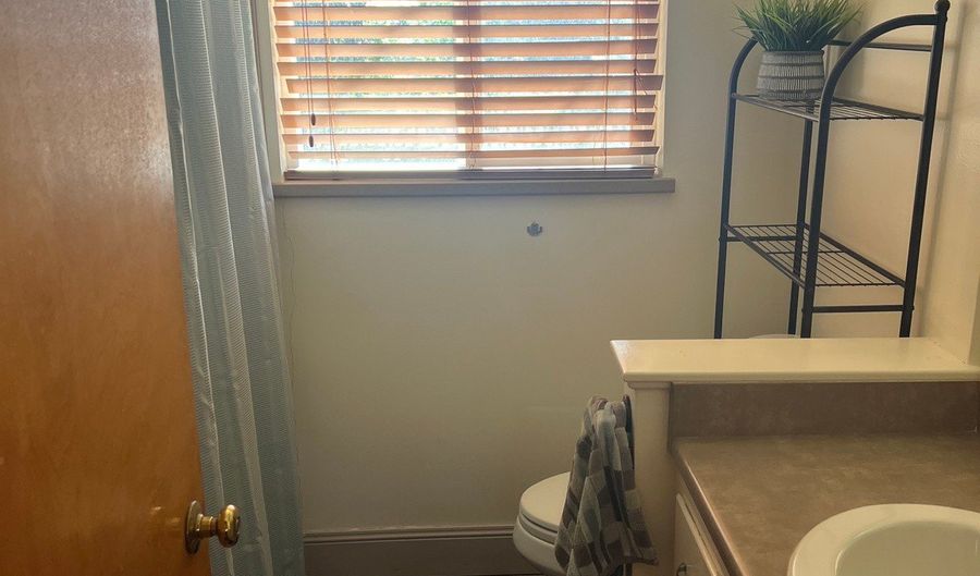 941 N 170 E, Bountiful, UT 84010 - 3 Beds, 2 Bath