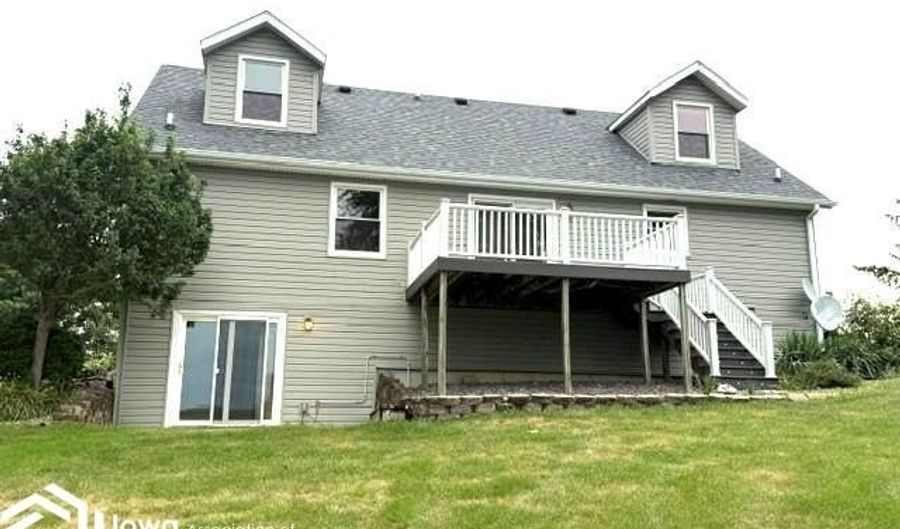 28 Schutter Cir, Algona, IA 50511 - 5 Beds, 3 Bath