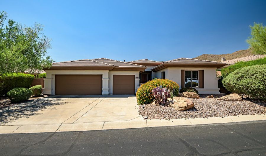 42328 N CROSSWATER Way, Anthem, AZ 85086 - 3 Beds, 3 Bath