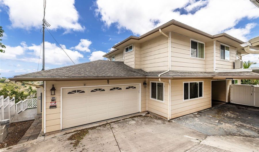 2407 St Louis Dr B, Honolulu, HI 96816 - 5 Beds, 4 Bath