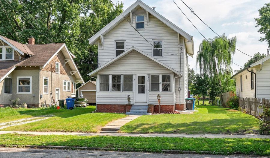 1427 Mattern Ave, Des Moines, IA 50316 - 3 Beds, 2 Bath