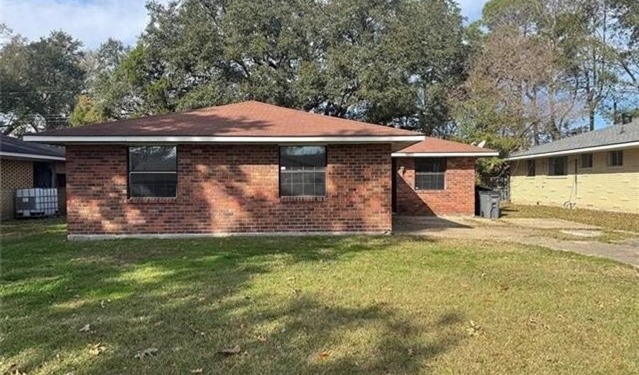 1027 ARCADIA Dr, Baton Rouge, LA 70801 - 3 Beds, 2 Bath