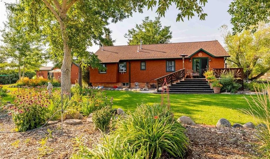 89 W Rocky Rd, Cody, WY 82414 - 3 Beds, 1 Bath