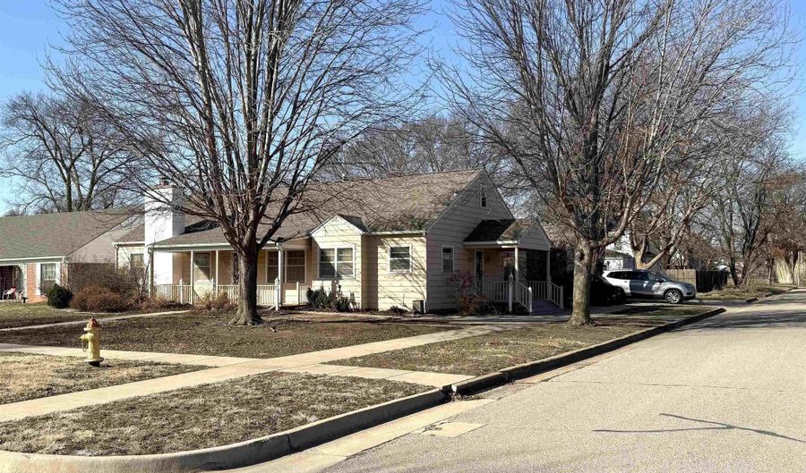 624 N Springfield, Anthony, KS 67003 - 4 Beds, 3 Bath