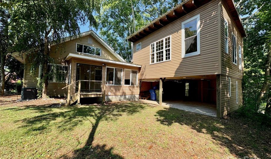 40 Brownwood Ave, Asheville, NC 28806 - 3 Beds, 2 Bath