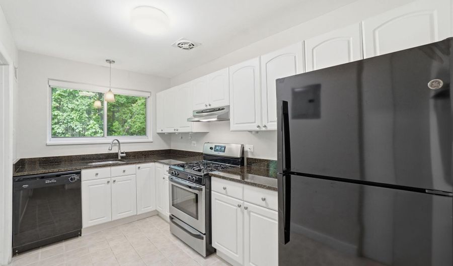 10607 KENILWORTH Ave K-202, Bethesda, MD 20814 - 2 Beds, 1 Bath