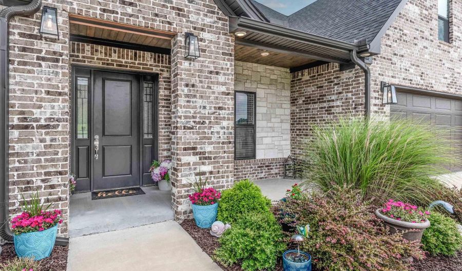 9096 Stone Canyon Dr, Alexander, AR 72002 - 5 Beds, 3 Bath