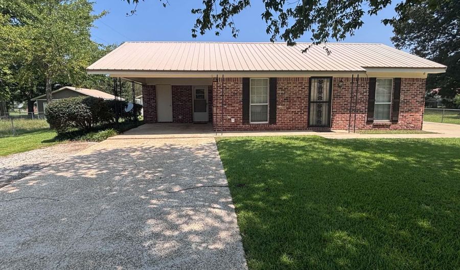 103 Evergreen St, Amory, MS 38821 - 4 Beds, 2 Bath