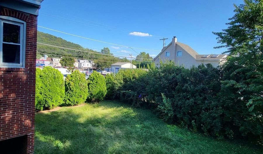 402 MORGANTOWN Rd, Reading, PA 19611 - 0 Beds, 0 Bath