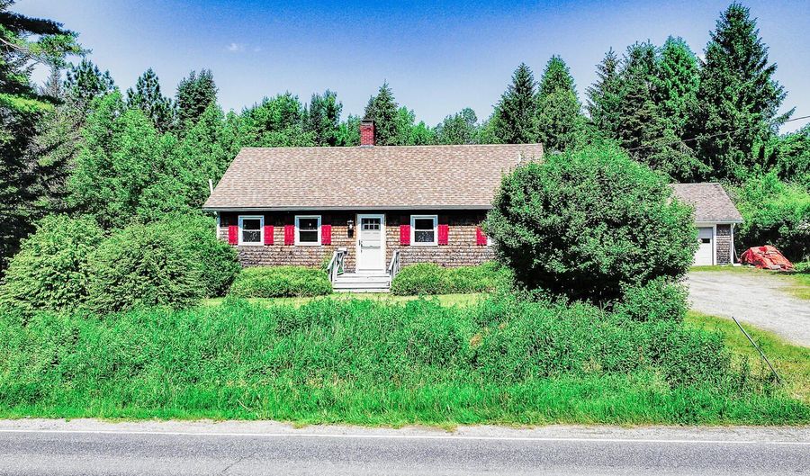 221 Lincolnville Ave, Belfast, ME 04915 - 2 Beds, 1 Bath