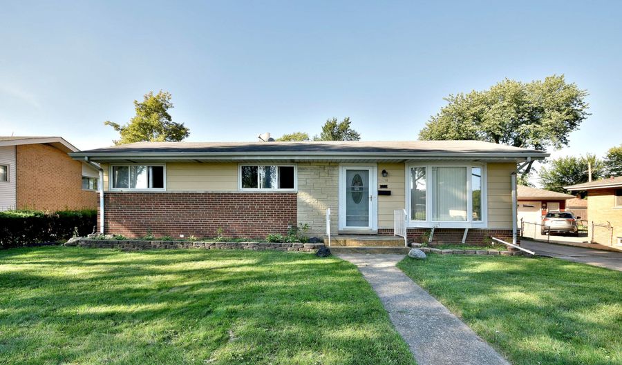 408 E PALMER Ave, Addison, IL 60101 - 4 Beds, 2 Bath