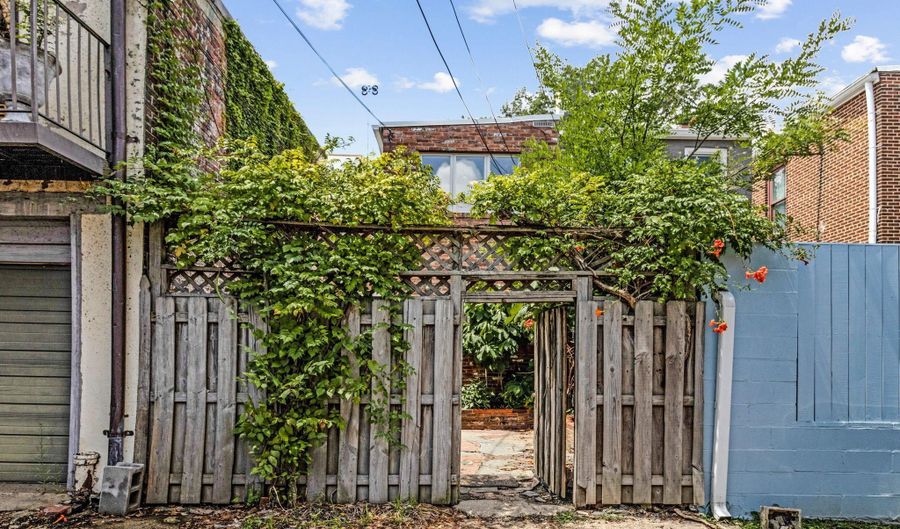 122 3RD St SE, Washington, DC 20003 - 3 Beds, 2 Bath