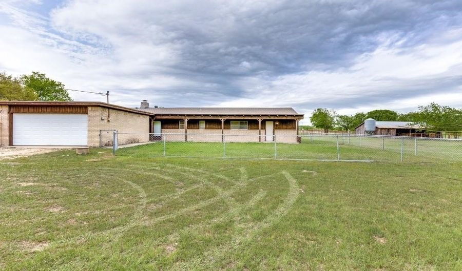 4651 Kelly Rd, Aledo, TX 76008 - 4 Beds, 2 Bath