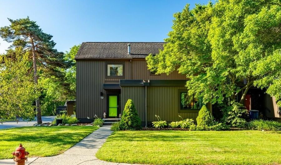 12 Haverhill Ct, Ann Arbor, MI 48105 - 5 Beds, 3 Bath