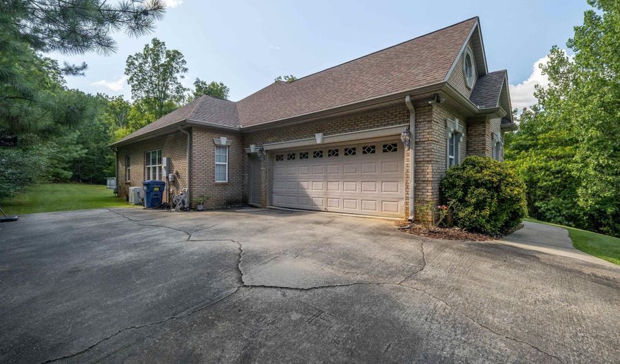 146 LOST ACRES Dr, Alexandria, AL 36250 - 5 Beds, 4 Bath