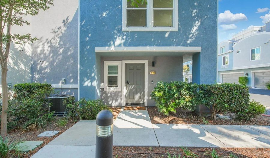 3138 Lighthouse Rdg, San Diego, CA 92110 - 2 Beds, 3 Bath