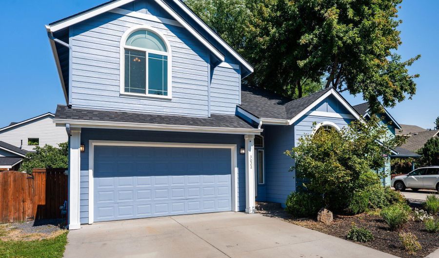 3022 NE Quiet Canyon Dr, Bend, OR 97701 - 4 Beds, 3 Bath