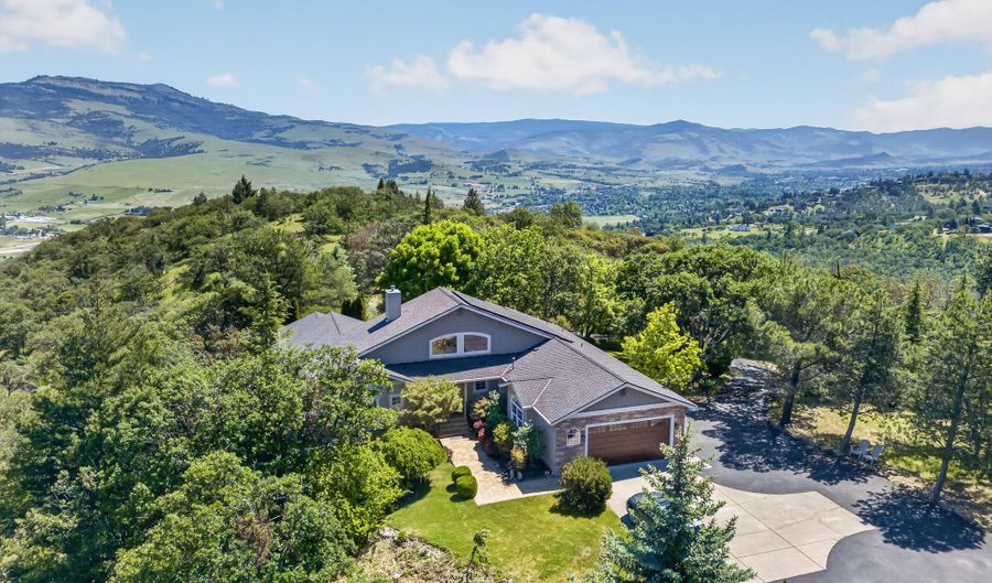 1601 Frank Hill Rd, Ashland, OR 97520 - 3 Beds, 3 Bath
